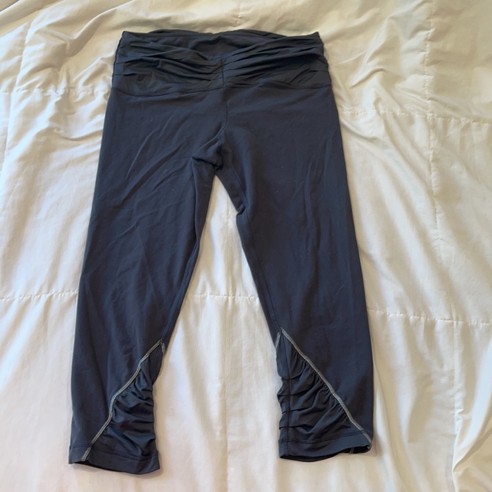 Lululemon Embrace Crop Leggings dark grey sz 10